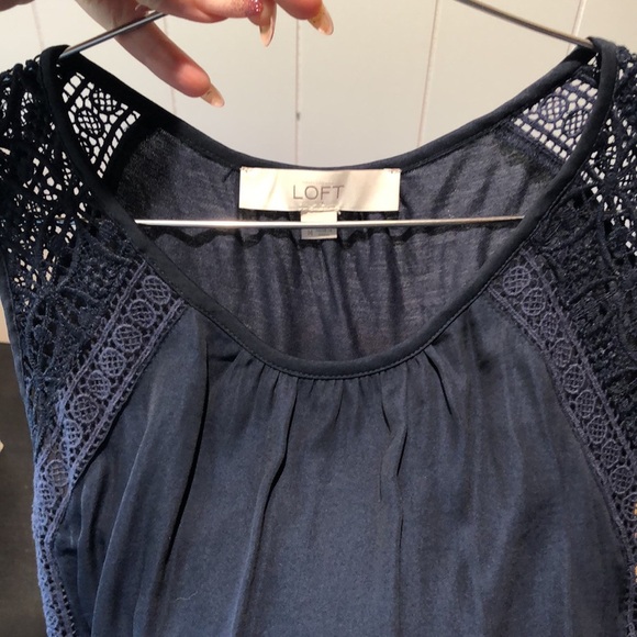 Ann Taylor Loft navy blue tank top with lace detailing around shoulder M - Picture 2 of 8